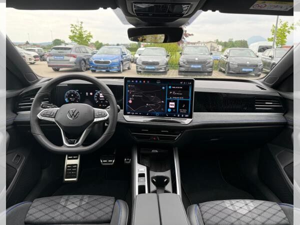 Volkswagen Passat Variant R-Line 2025 2.0 TDI 4MOTION 193 DSG (UVP 68.730€/KW35/25) BLACK/IQ/HEAD/AHK/PANO/ASSIST/UVM.