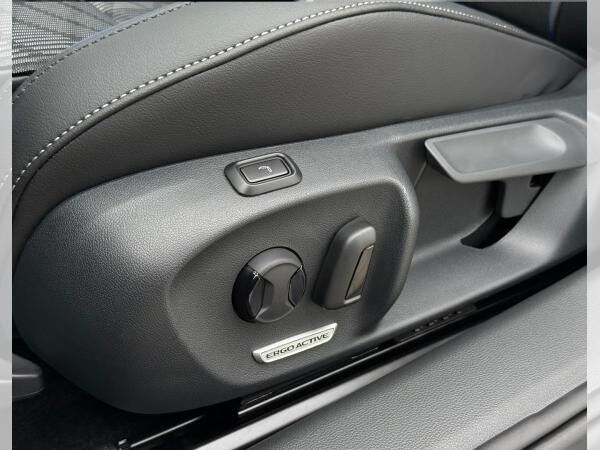 Volkswagen Passat Variant R-Line 2025 2.0 TDI 4MOTION 193 DSG (UVP 68.730€/KW35/25) BLACK/IQ/HEAD/AHK/PANO/ASSIST/UVM.