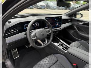 Volkswagen Passat Variant R-Line 2025 2.0 TDI 4MOTION 193 DSG (UVP 71.530€/SOFORT) BLACK/IQ/HEAD/AHK/PANO/ASSIST/UVM.