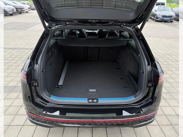 Volkswagen Passat Variant R-Line 2025 2.0 TDI 4MOTION 193 DSG (UVP 68.730€/KW35/25) BLACK/IQ/HEAD/AHK/PANO/ASSIST/UVM.