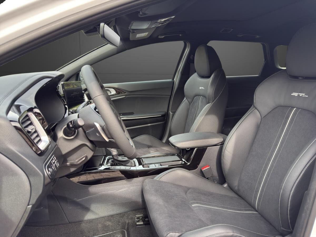 Kia Ceed 1.5 T-GDI DCT GT-line SW Kia Ceed 1.5 T-GDI DCT GT-line SW