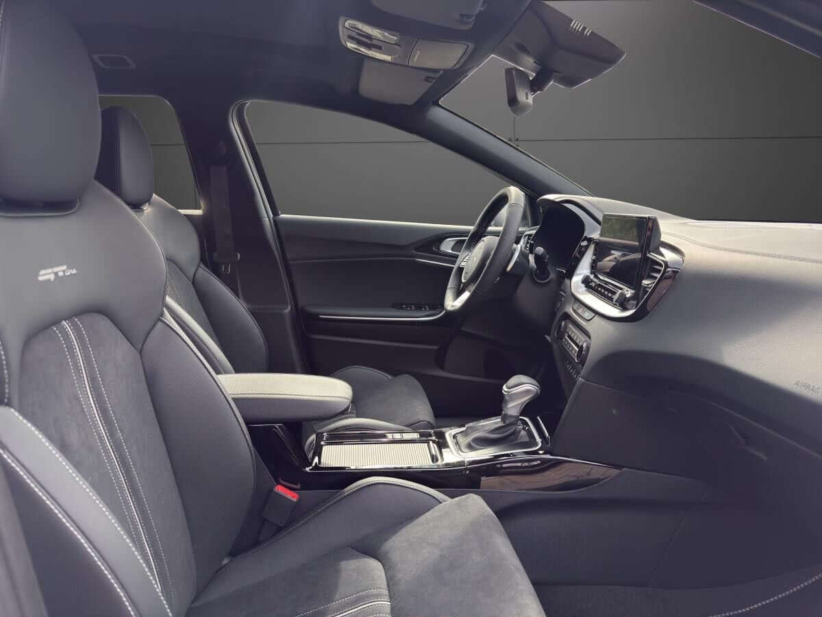 Kia Ceed 1.5 T-GDI DCT GT-line SW Kia Ceed 1.5 T-GDI DCT GT-line SW