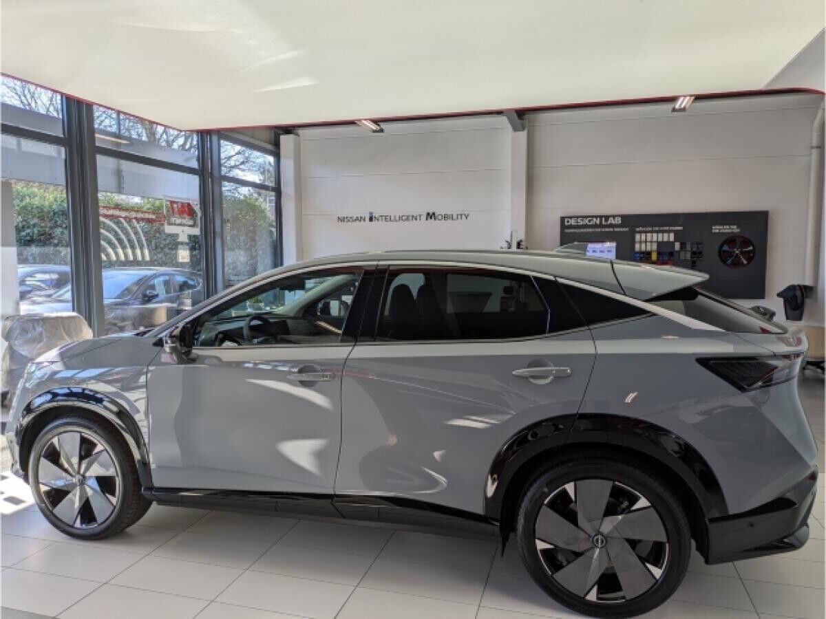 Nissan Ariya (MY24) EVOLVE 87kWh 242PS 20''-Alu HUD El. Panodach Navi Leder Digitales Cockpit