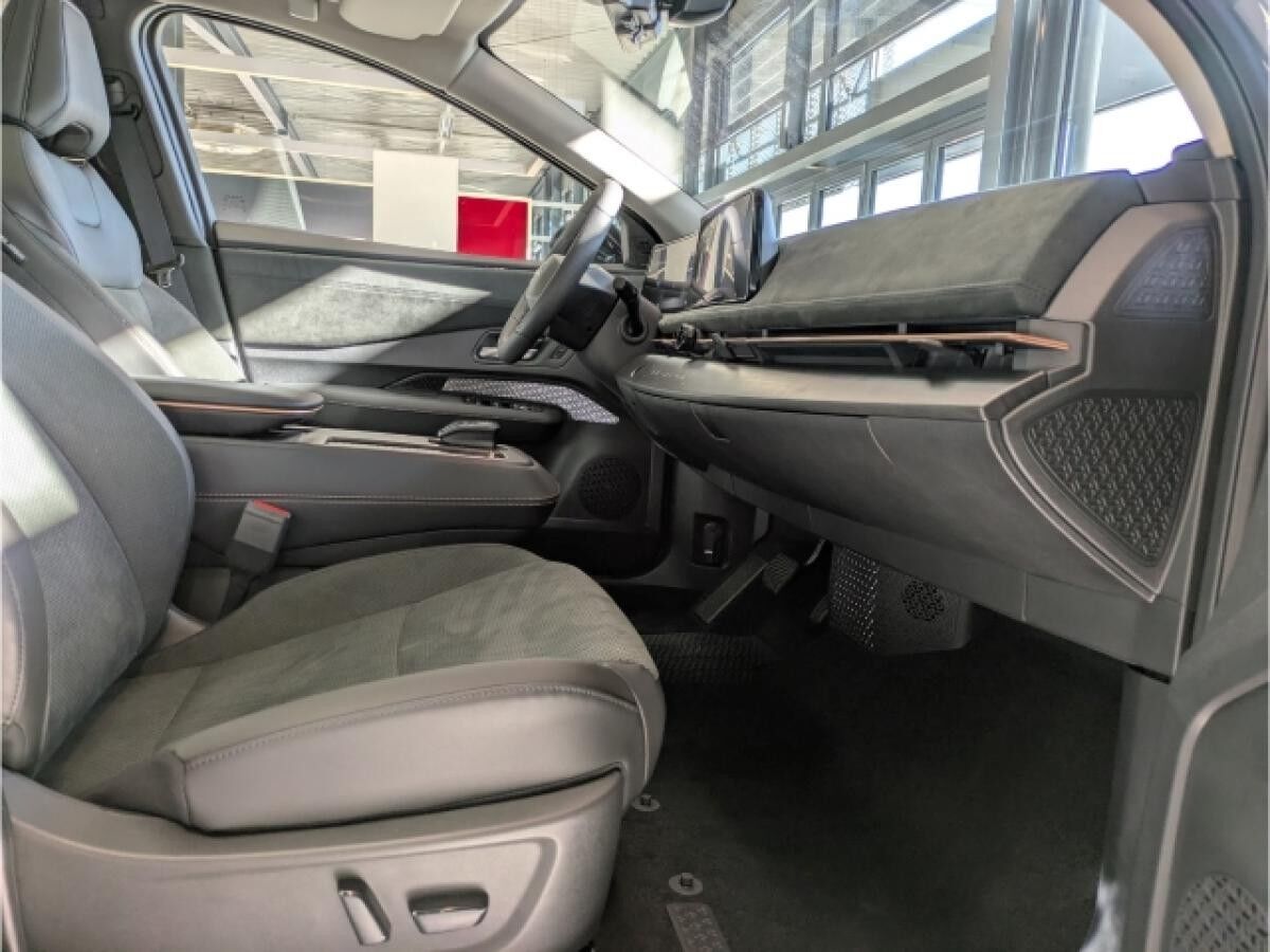 Nissan Ariya (MY24) EVOLVE 87kWh 242PS 20''-Alu HUD El. Panodach Navi Leder Digitales Cockpit