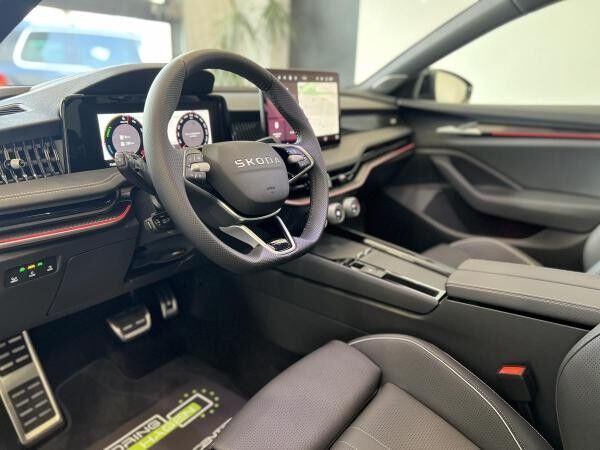 Skoda Superb Plug-In Hybrid Sportline 0,5% Vollausstattung! Sofort!