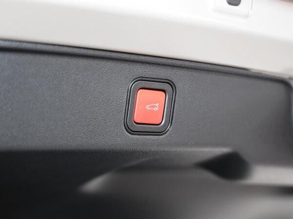 Fiat 600 La Prima Hybrid DCT Navi Massage Sitz LED