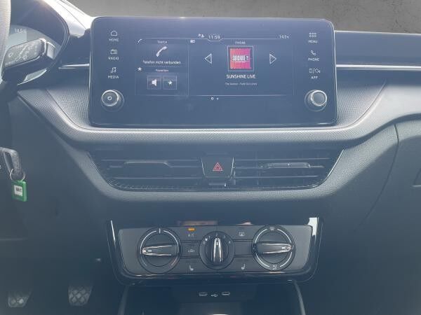 Skoda Fabia Skoda Fabia 1.0 MPI Essence *PRIVAT*SOFORT* l KLIMA l DAB l LED l SHZ l ALU l PDC l