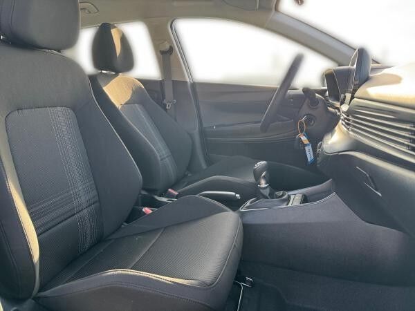 Hyundai Bayon 6-MT 2WD Select