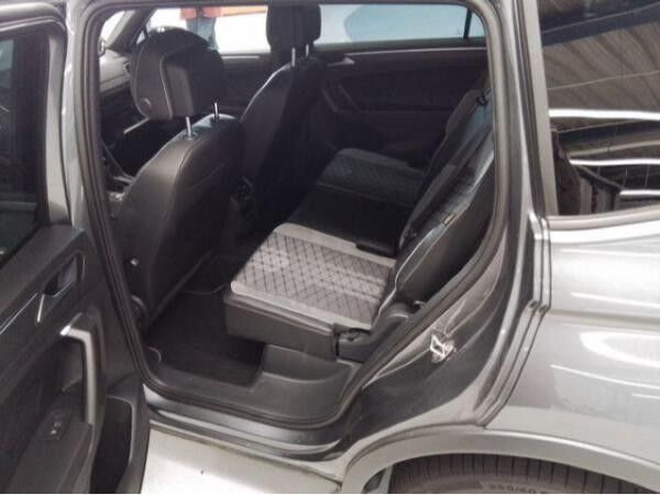 Volkswagen Tiguan Allspace 2.0 TDI DSG 4Motion R-Line Navi IQ.Light DAB+ FrontAssist