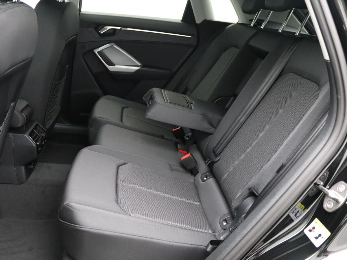 Audi Q3 advanced 35 TFSI S-tronic / Navi+, LED, AHK