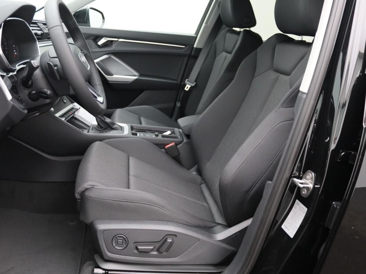 Audi Q3 advanced 35 TFSI S-tronic / Navi+, LED, AHK