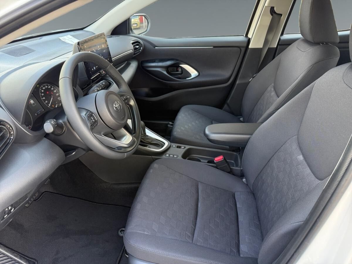 Toyota Yaris Hybrid Business +Sitzhzg+Rückfahrk.+1,99 %