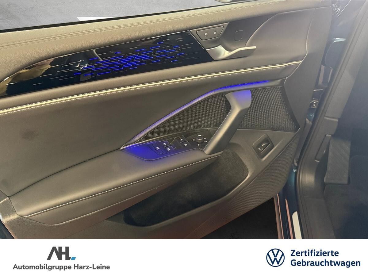 Volkswagen Tiguan 2.0 TDI Elegance DSG AHK Navi HuD ACC RFK LED+