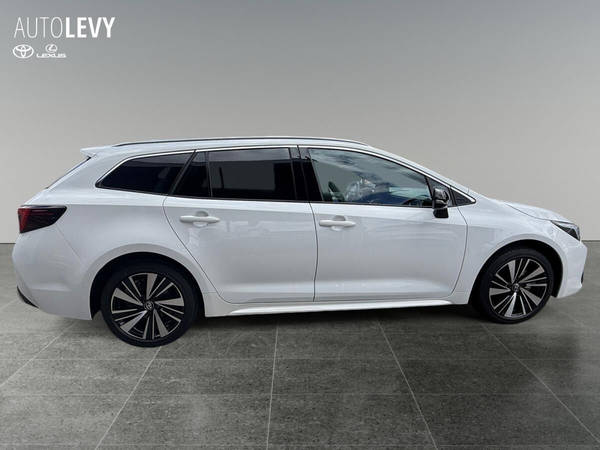 Toyota Corolla TS 1.8 Teamplayer +Technik-Paket +div. Farben