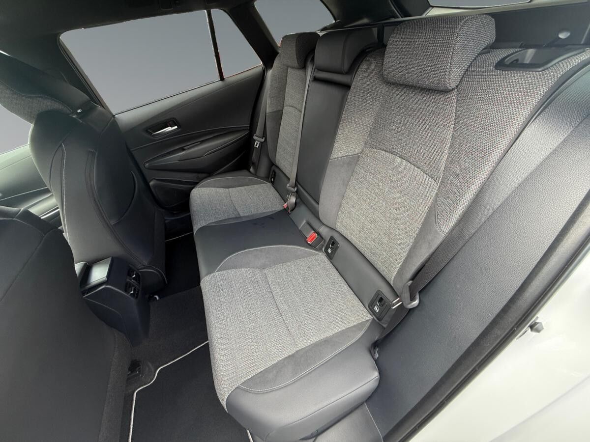 Toyota Corolla TS 1.8 Teamplayer +Technik-Paket +div. Farben