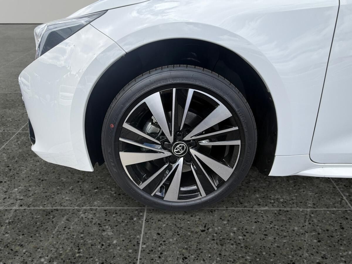 Toyota Corolla TS 1.8 Teamplayer +Technik-Paket +div. Farben