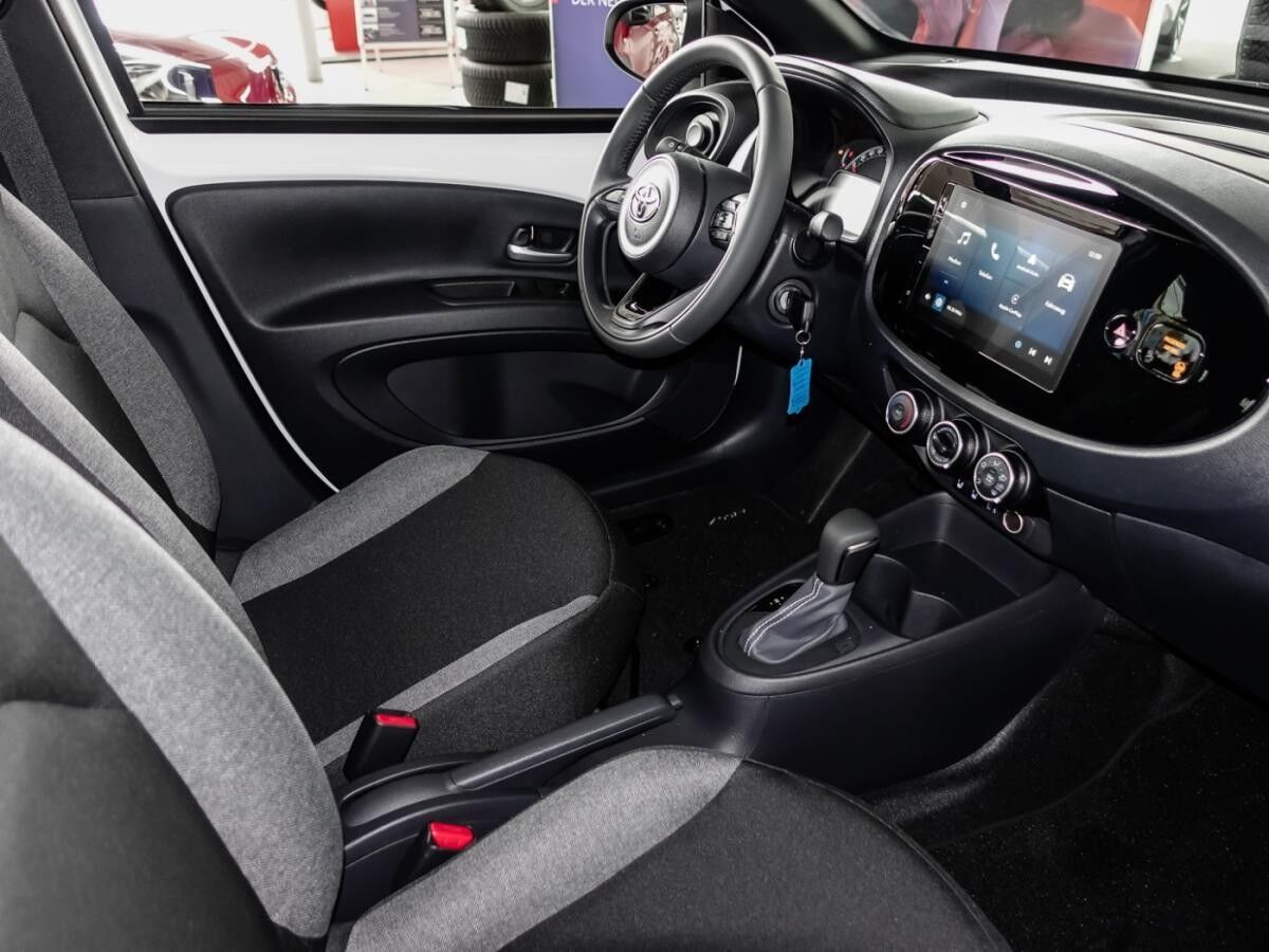 Toyota Aygo X Autom. Business Sitzh. Carplay **1,99 %**
