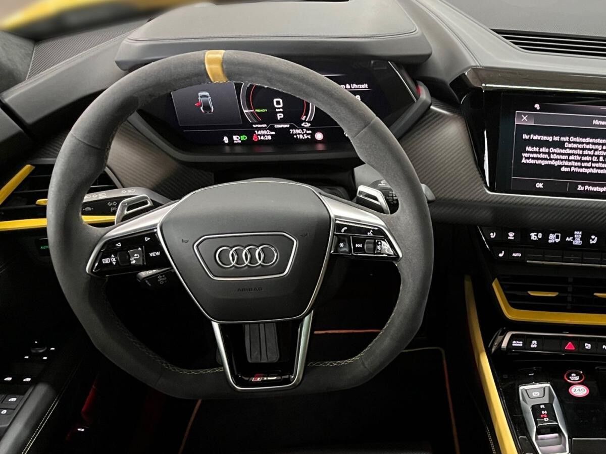 Audi RS e-tron GT RS - Head-up-Display, adaptive air suspension, Panorama-Glasdach, Bang & Olufsen Premium