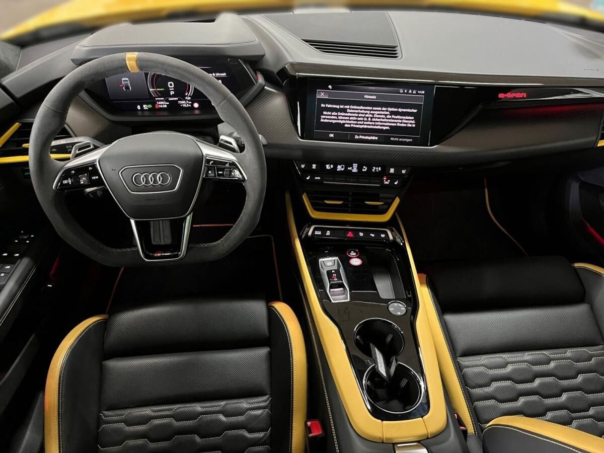 Audi RS e-tron GT RS - Head-up-Display, adaptive air suspension, Panorama-Glasdach, Bang & Olufsen Premium