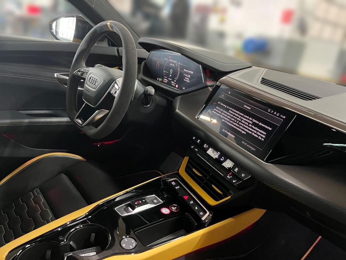 Audi RS e-tron GT RS - Head-up-Display, adaptive air suspension, Panorama-Glasdach, Bang & Olufsen Premium