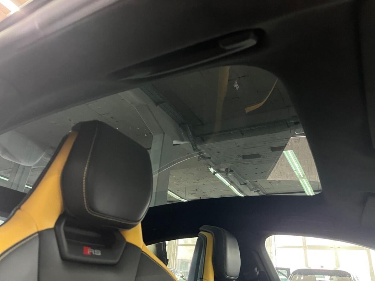 Audi RS e-tron GT RS - Head-up-Display, adaptive air suspension, Panorama-Glasdach, Bang & Olufsen Premium