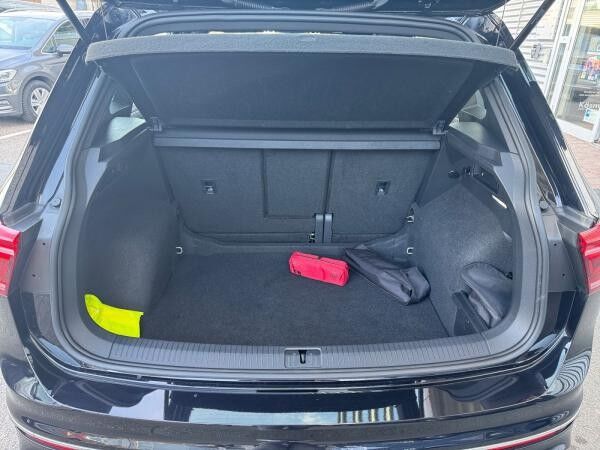 Volkswagen Tiguan R 4Motion NAVI MATRIX DCC CARPLAY