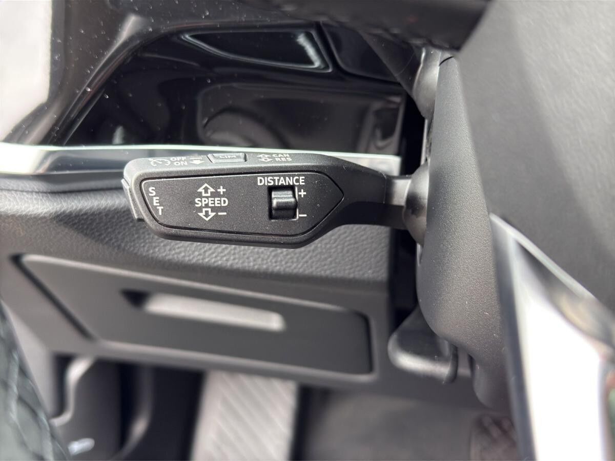 Audi Q3 advanced 35 TFSI S tronic+AHK+PANO+360°