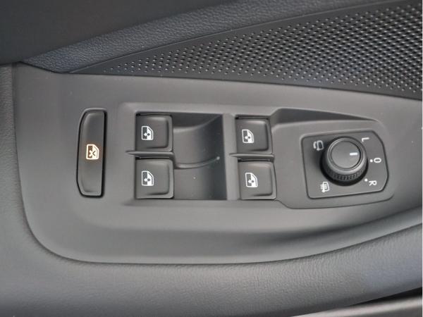 Volkswagen Passat Variant Business 2.0 TDI DSG+AHK+HUD+KAMERA+ACC+NAVI