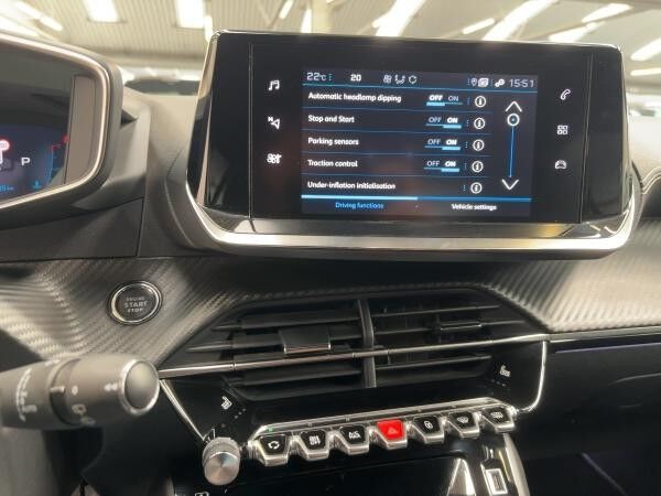 Peugeot 208 1.2 PURETECH 100 GT AUTOMATIK KAMERA