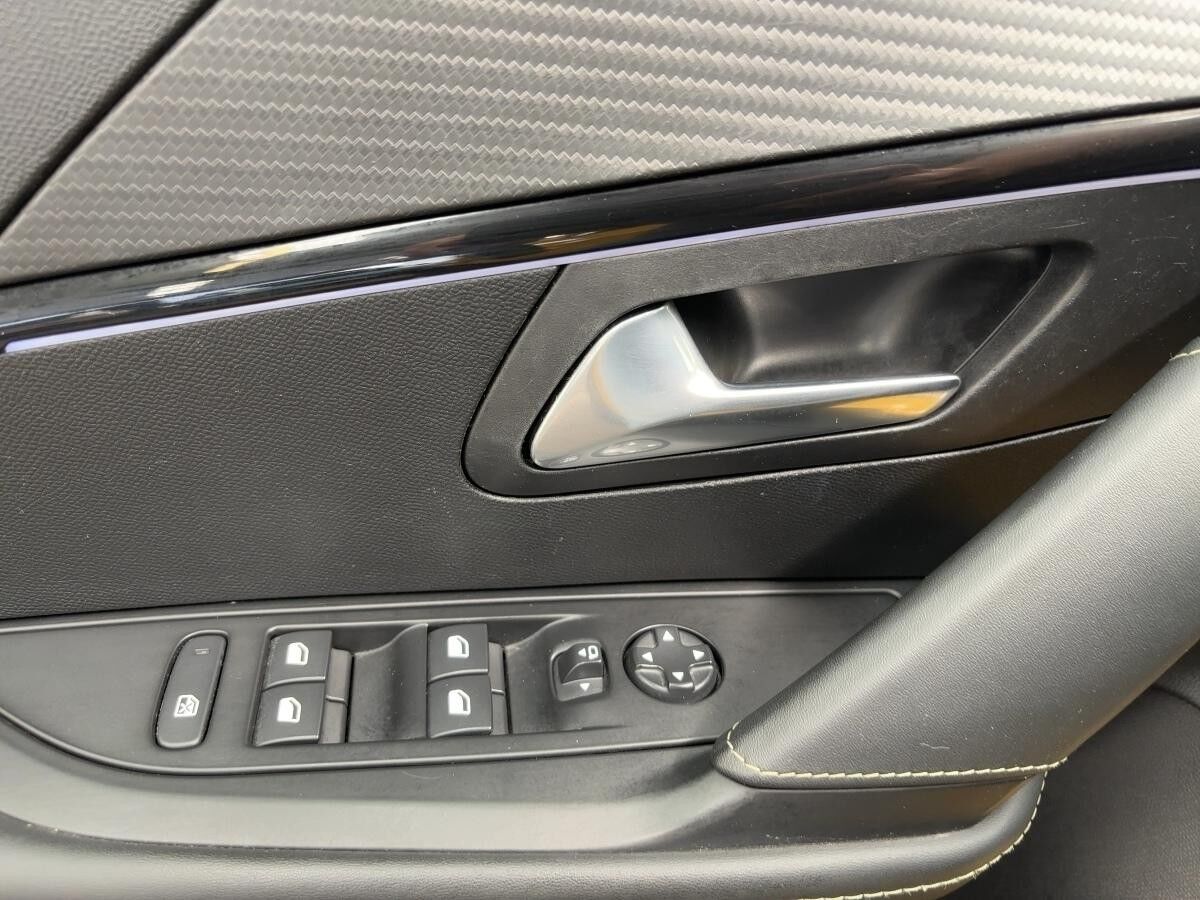 Peugeot 208 1.2 PURETECH 100 GT AUTOMATIK KAMERA Peugeot 208 1.2 PURETECH 100 GT AUTOMATIK KAMERA