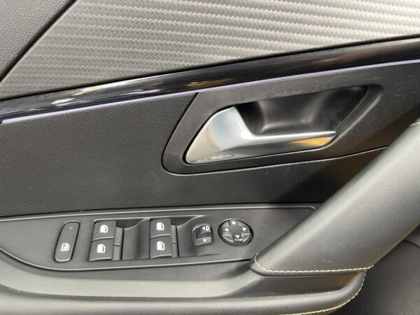 Peugeot 208 1.2 PURETECH 100 GT AUTOMATIK KAMERA