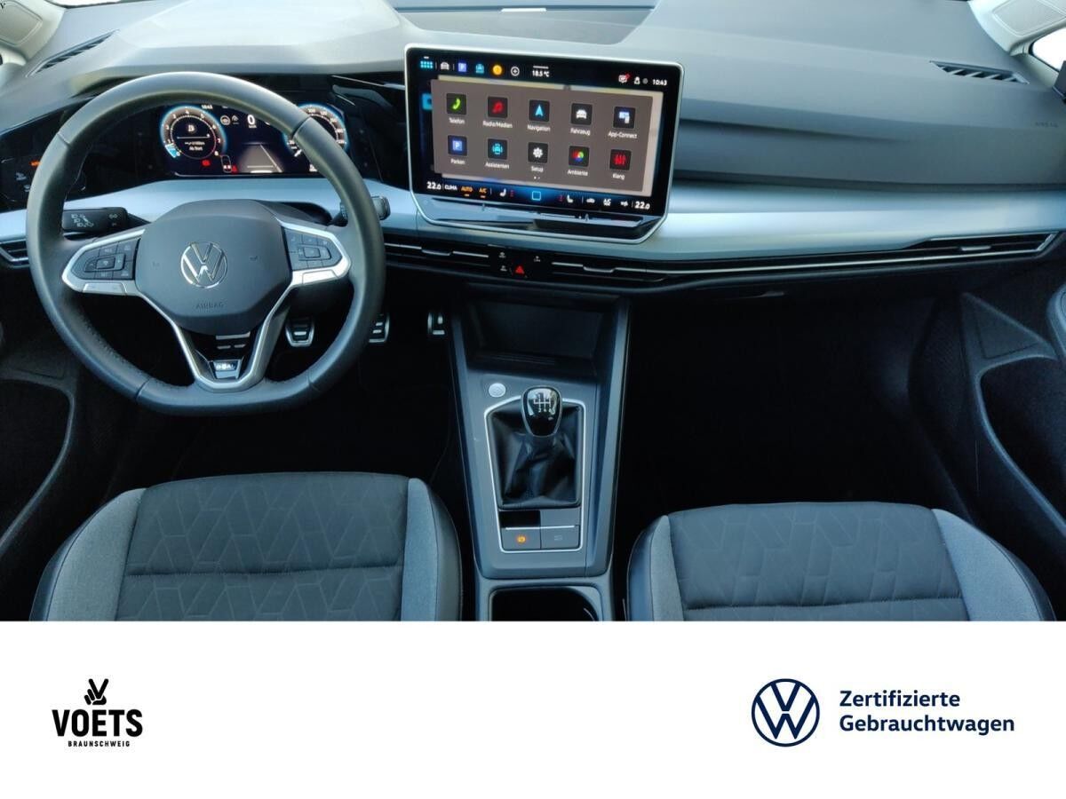 Volkswagen Golf VIII Life GOAL 1.5 TSI rearView+AHK+LED