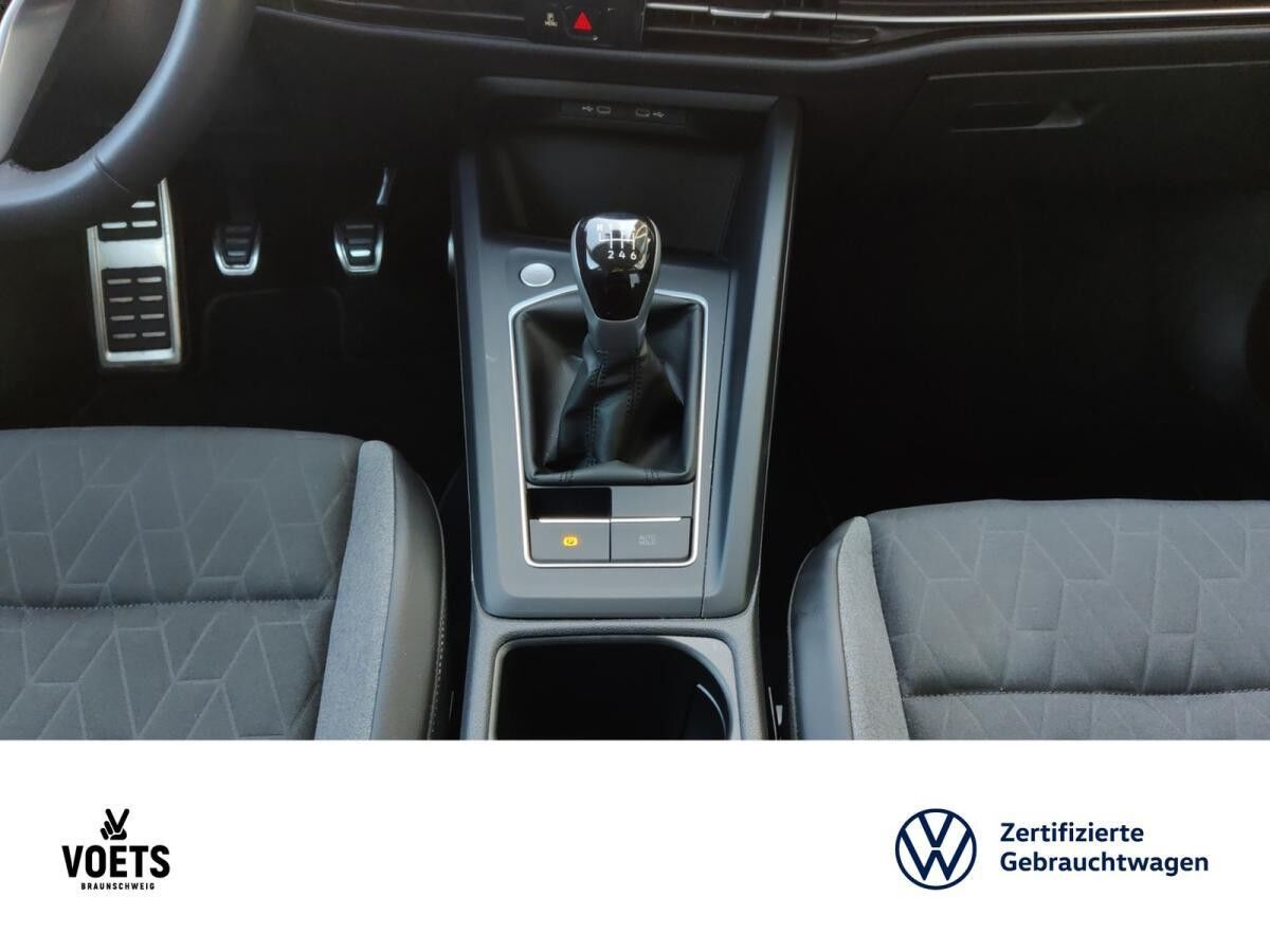 Volkswagen Golf VIII Life GOAL 1.5 TSI rearView+AHK+LED