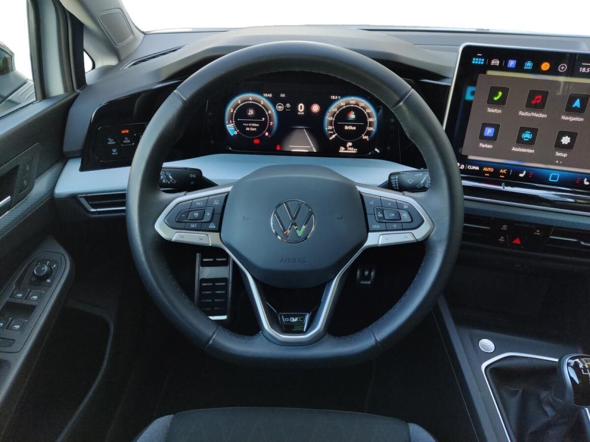 Volkswagen Golf VIII Life GOAL 1.5 TSI rearView+AHK+LED