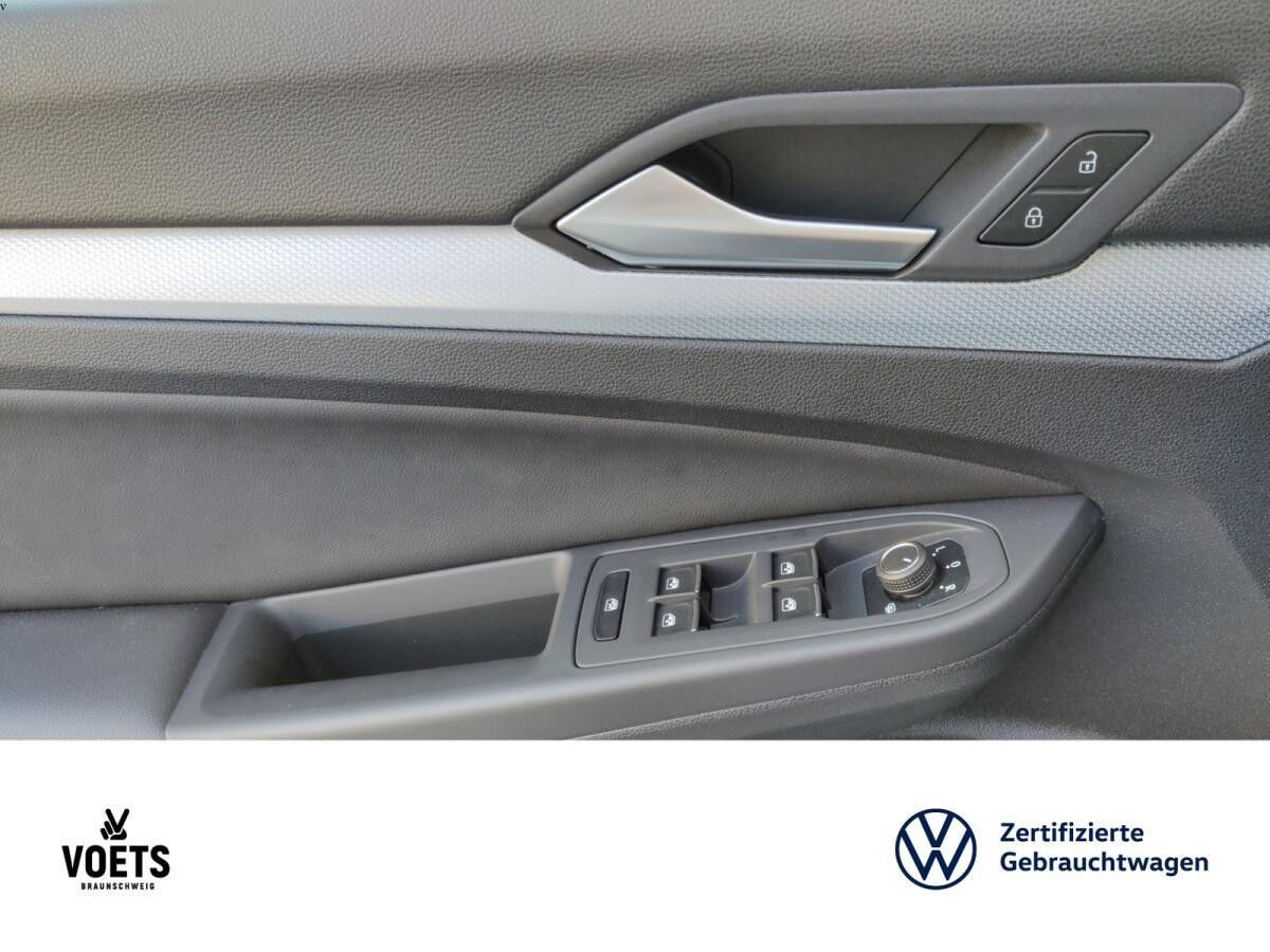 Volkswagen Golf VIII Life GOAL 1.5 TSI rearView+AHK+LED