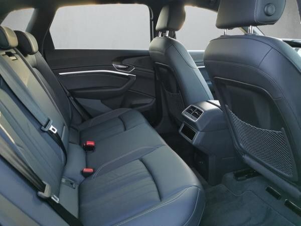 Audi Q8 e-tron 55 quattro advanced *HUD*