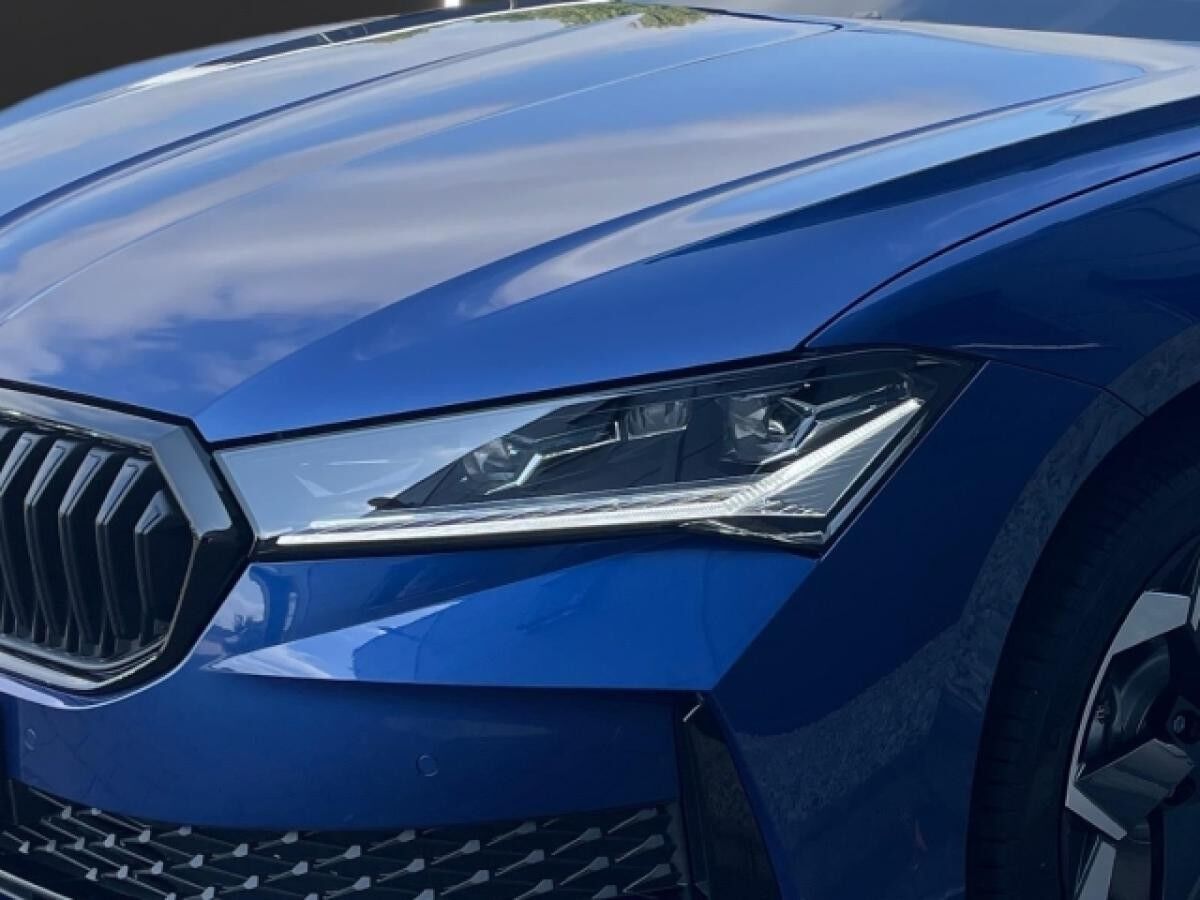 Skoda Superb Combi 1.5 TSI iV DSG Navi,Matrix,AHK,Kamera