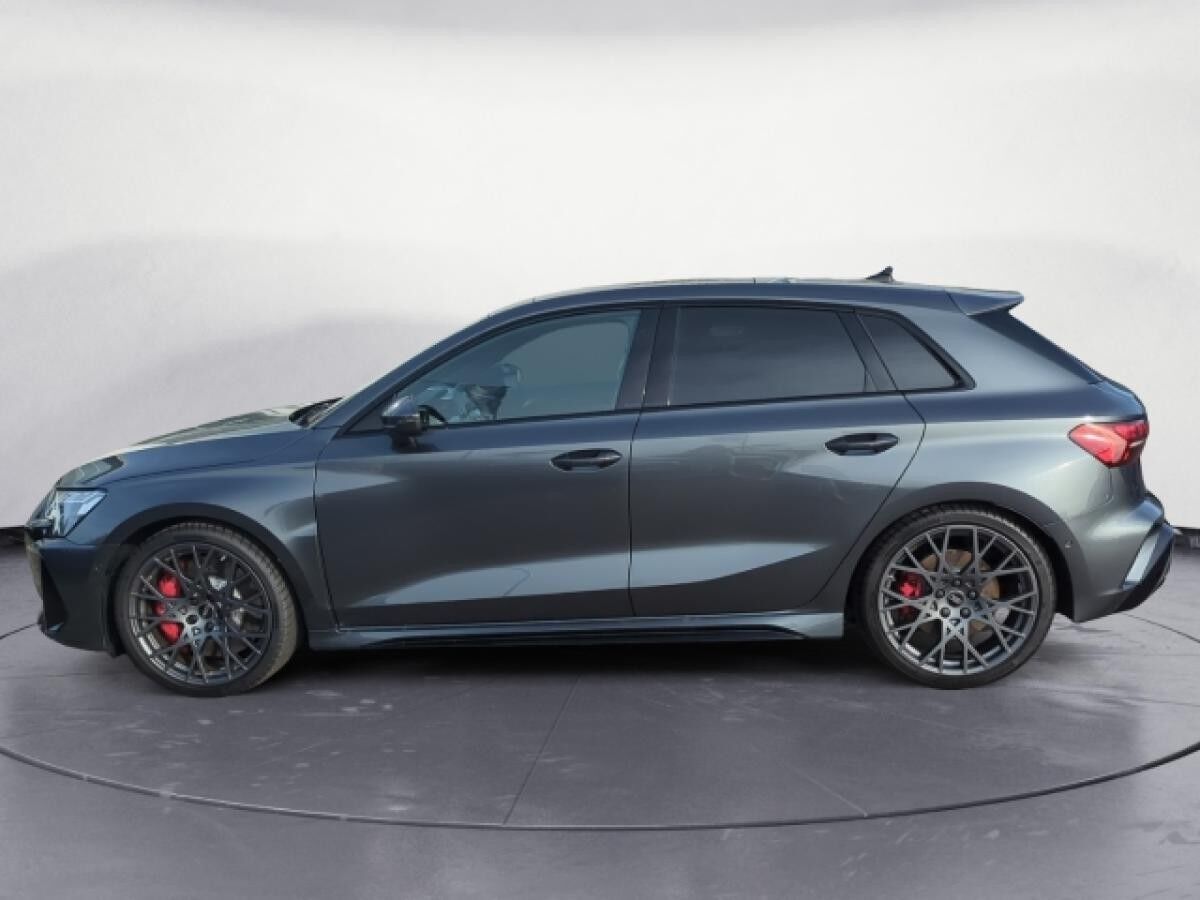 Audi RS3 Sportback quattro PANO/SONOS/HUD/RFK SOFORT VERFÜGBAR