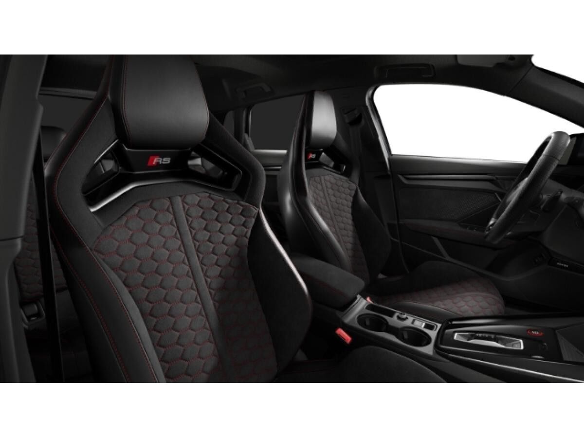 Audi RS3 Sportback quattro PANO/SONOS/HUD/RFK SOFORT VERFÜGBAR