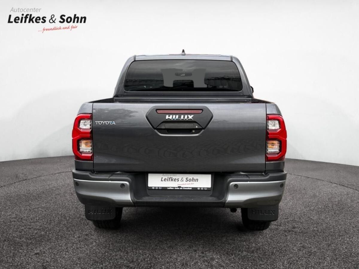 Toyota Hilux 4x4 Double Cab Invincible