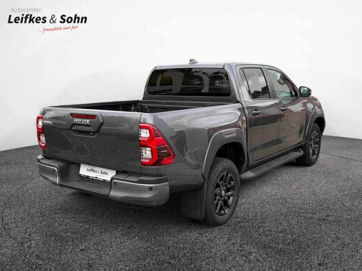 Toyota Hilux 4x4 Double Cab Invincible