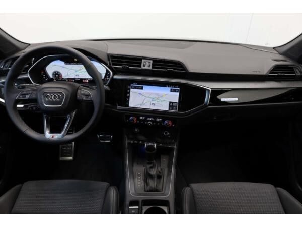 Audi Q3 Sportback 40 TDI quattro S line business