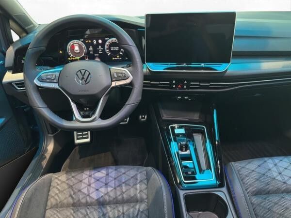 Volkswagen Golf VIII 1.5 eTSI DSG R-Line | PANO | LED |