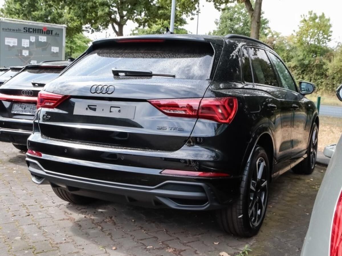 Audi Q3 35 TFSI 	 S line Business ACC Matrix Navi AHK virtual Kamera