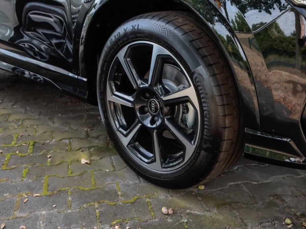 Audi Q3 35 TFSI 	 S line Business ACC Matrix Navi AHK virtual Kamera