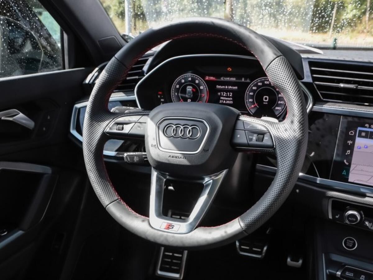 Audi Q3 35 TFSI 	 S line Business ACC Matrix Navi AHK virtual Kamera