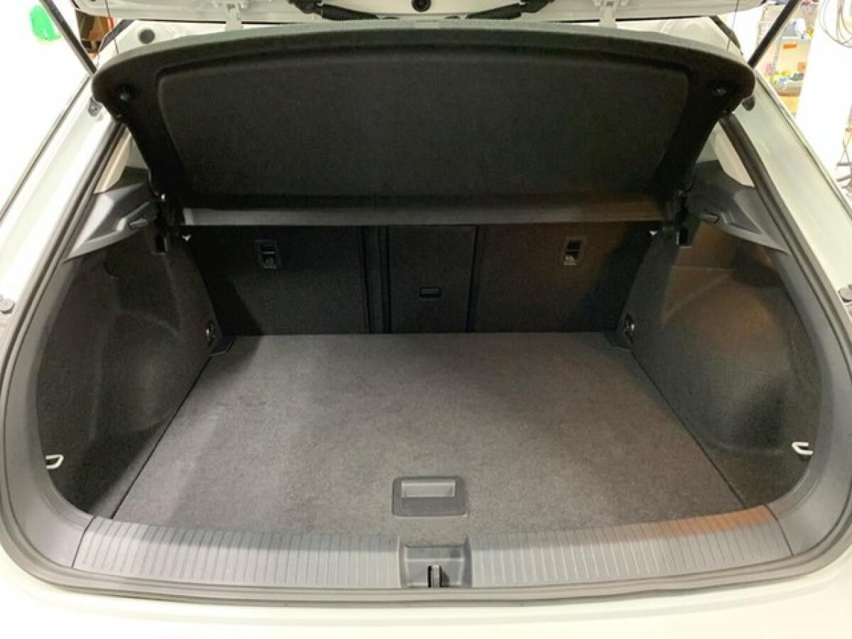 Volkswagen T-Roc Style 1.5 TSI DSG - LED ACC AHK Navi Einparkhilfe Kamera DAB+ LM Digital Cockpit Pro Massage SHZ MFL