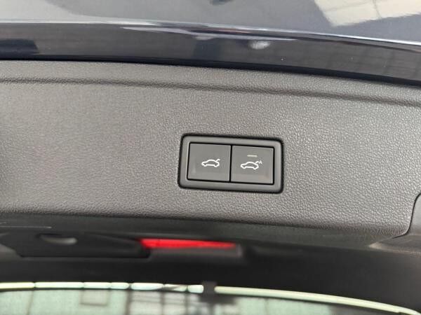 Volkswagen Touareg Elegance 4Motion 3.0 eTSI AHK Dynaudio Massage HUD Komfort
