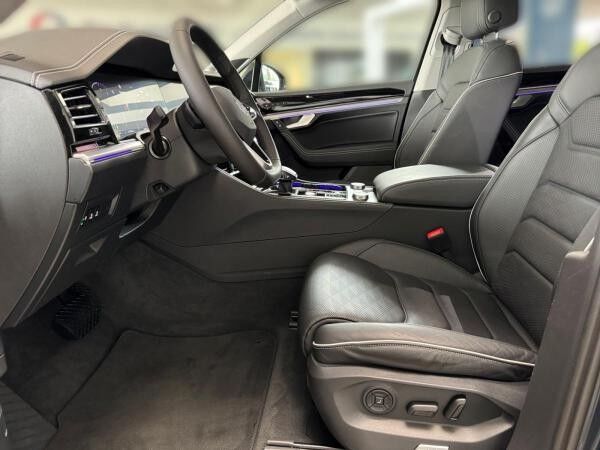 Volkswagen Touareg Elegance 4Motion 3.0 eTSI AHK Dynaudio Massage HUD Komfort