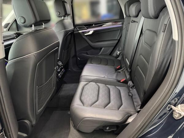 Volkswagen Touareg Elegance 4Motion 3.0 eTSI AHK Dynaudio Massage HUD Komfort